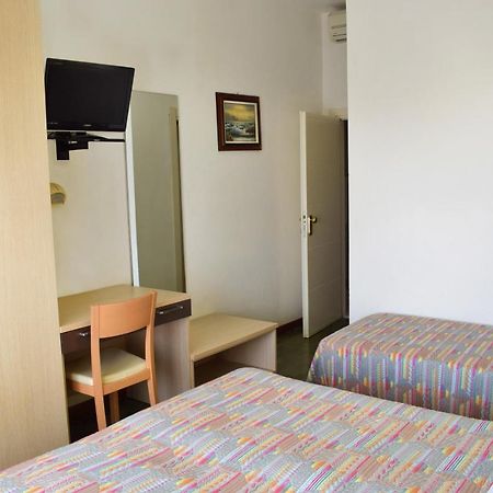 Hotel Gattuccio Чезенатико Экстерьер фото