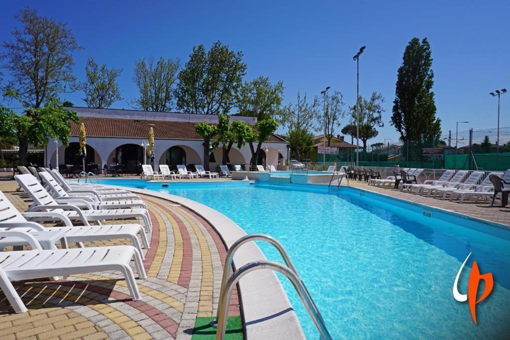 Hotel Gattuccio Чезенатико Экстерьер фото